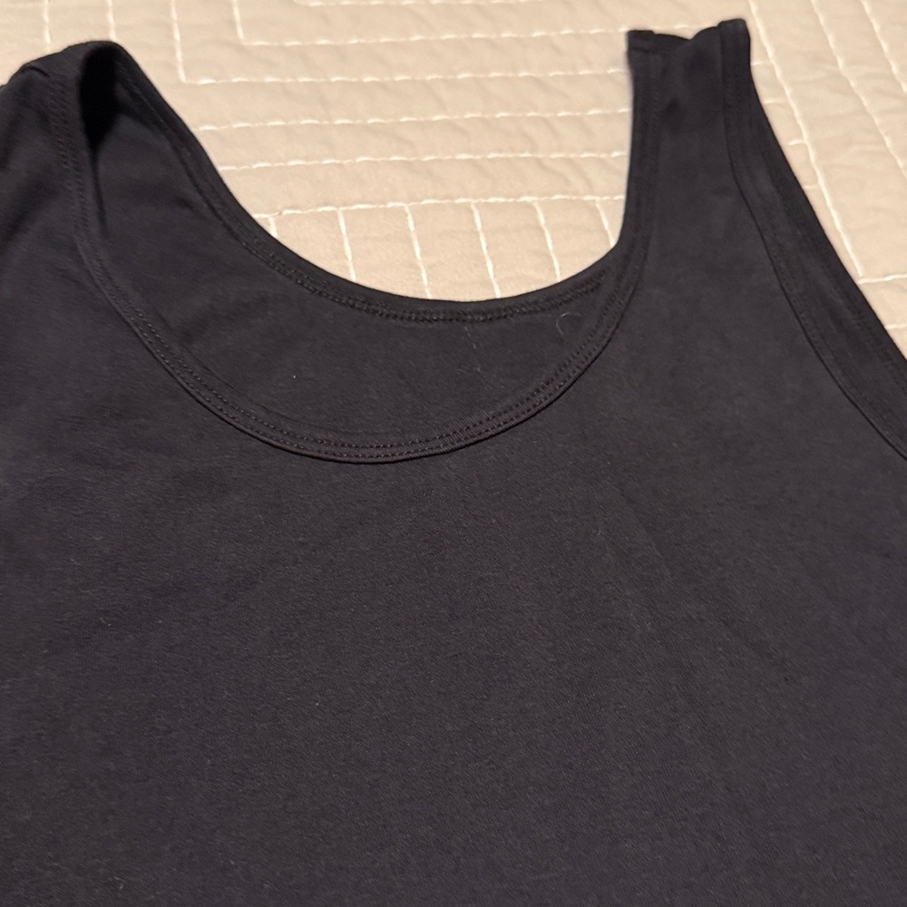 Like New Black Tank Top – Size Large | Versatile Everyday Essential - Picture 3 of 3